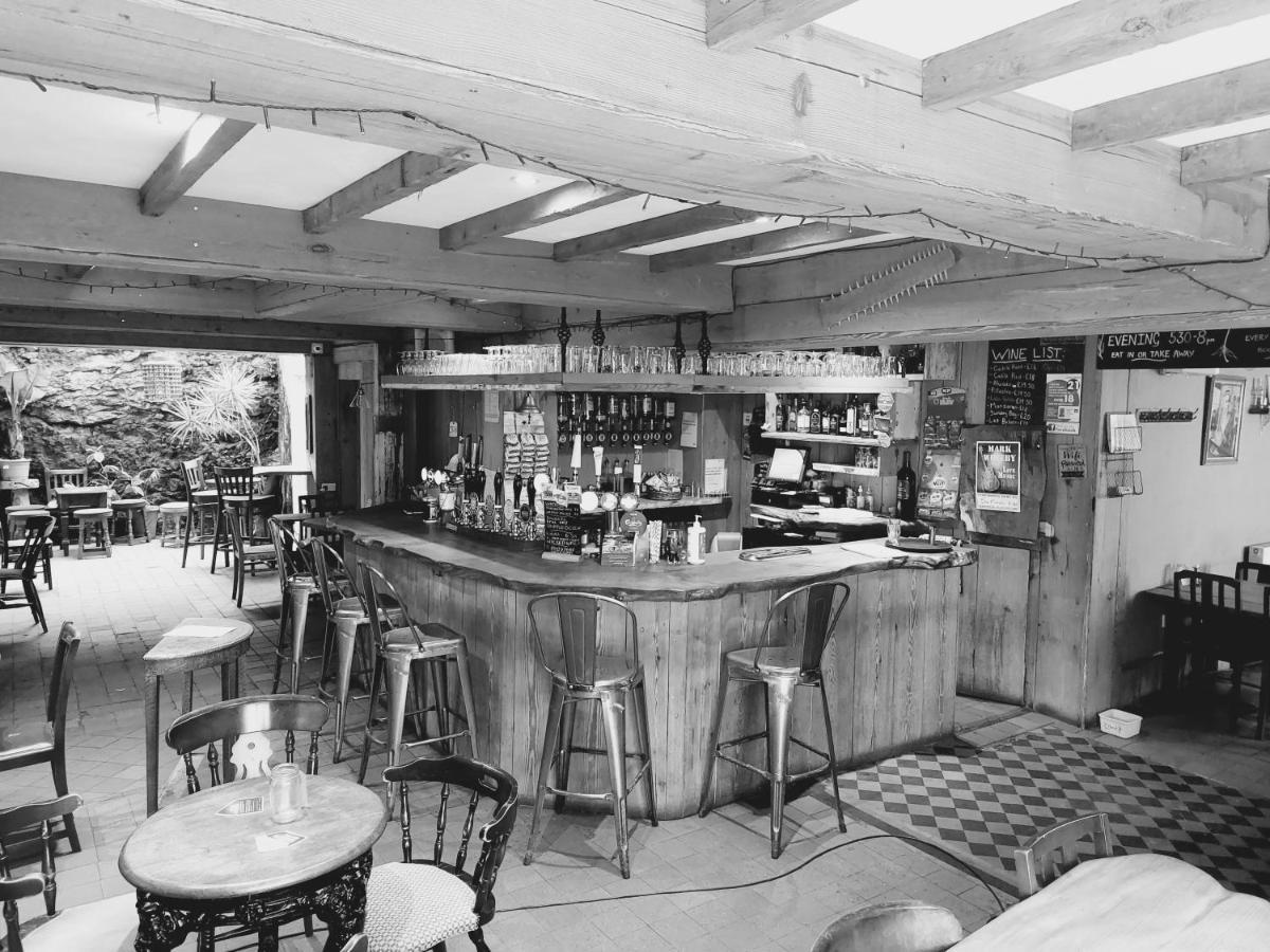 Llandudno Apartment, Quirky Pub With Tropical Beer Garden Exteriör bild