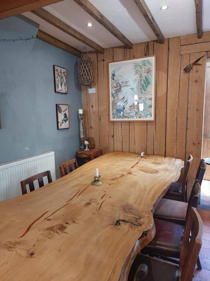 Llandudno Apartment, Quirky Pub With Tropical Beer Garden Exteriör bild