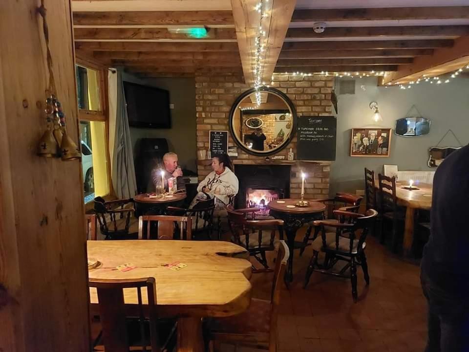 Llandudno Apartment, Quirky Pub With Tropical Beer Garden Exteriör bild