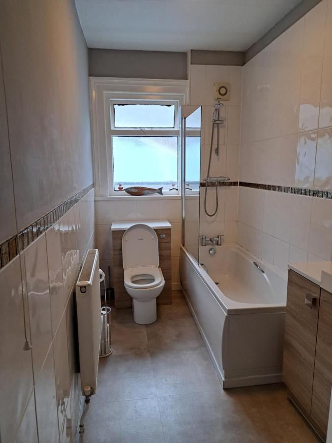 Llandudno Apartment, Quirky Pub With Tropical Beer Garden Exteriör bild