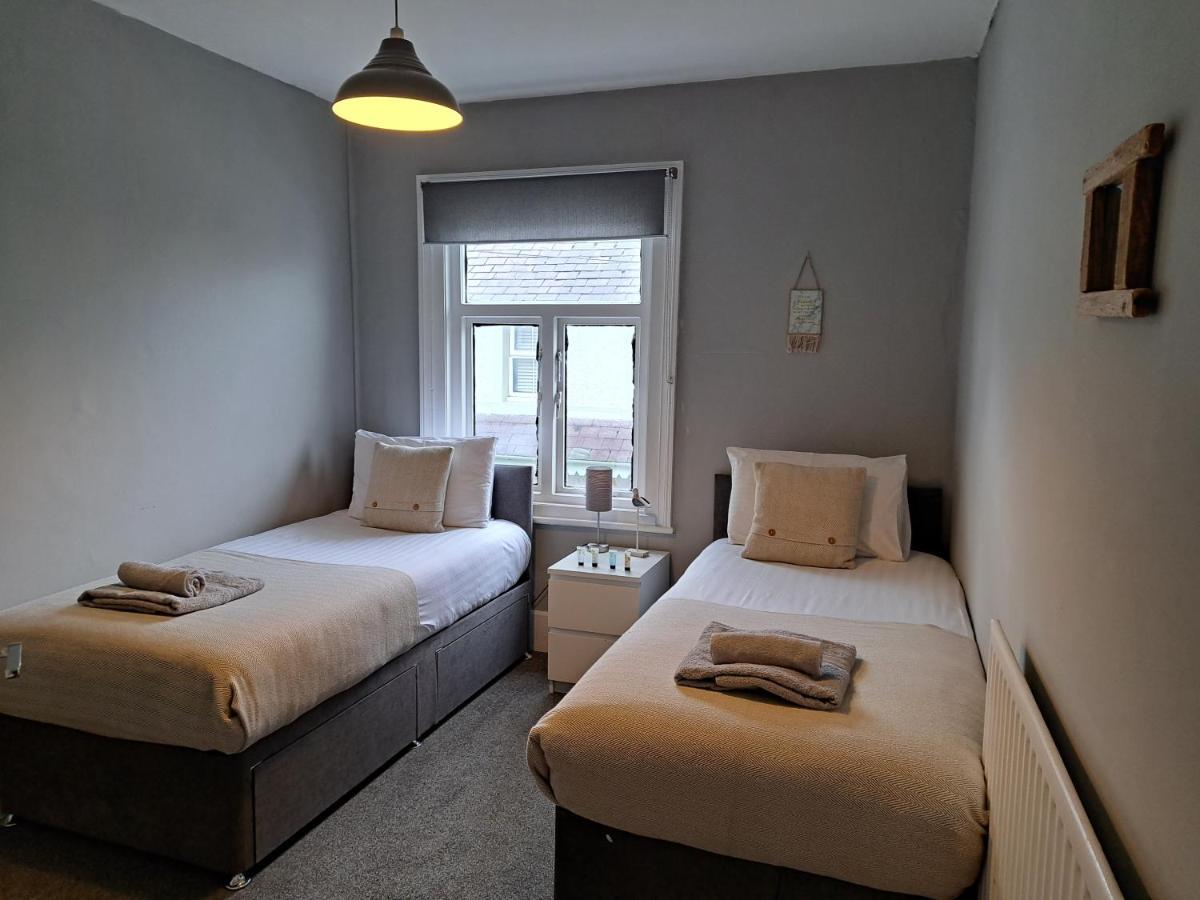 Llandudno Apartment, Quirky Pub With Tropical Beer Garden Exteriör bild